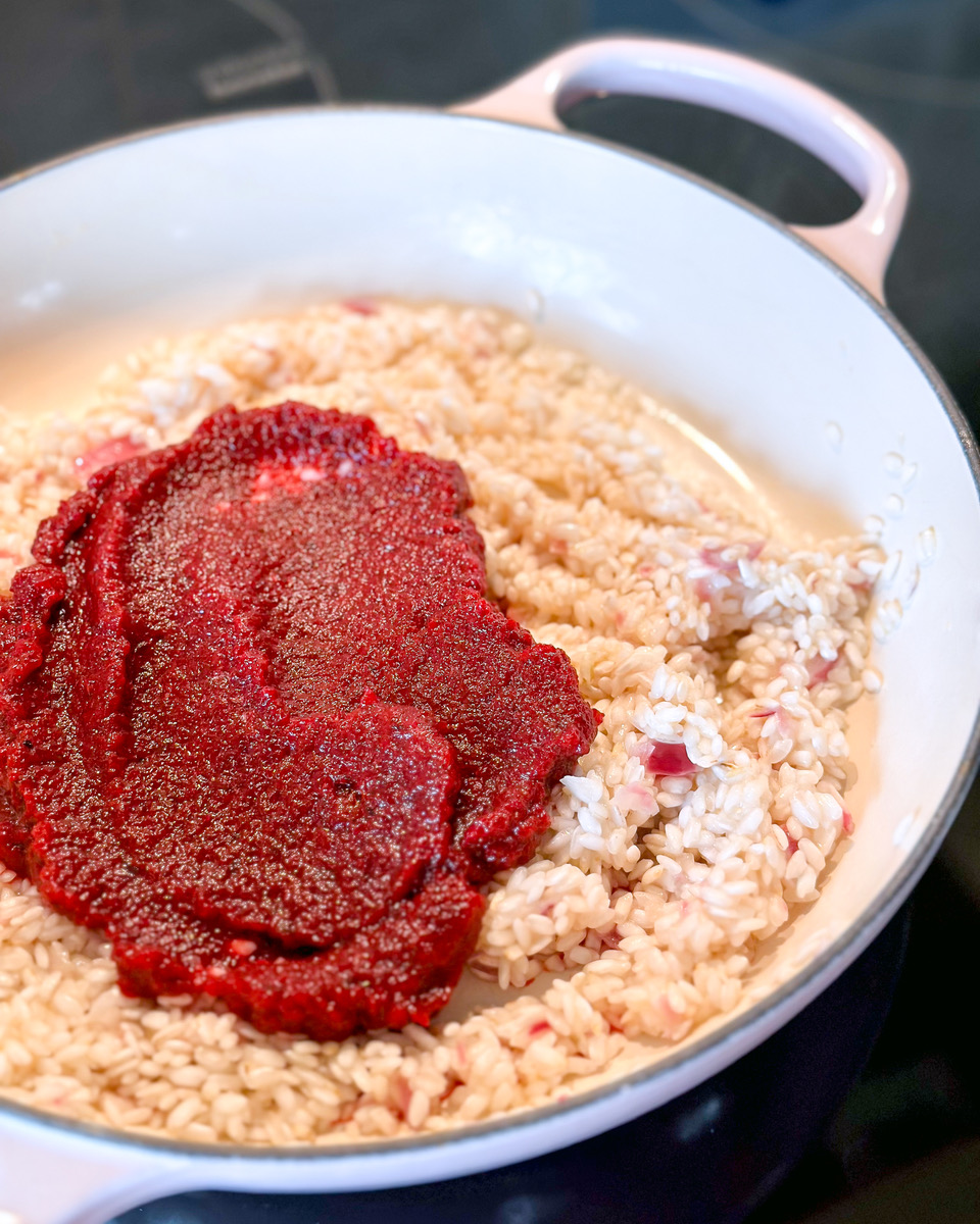 risotto vegetarian cu sfecla rosie