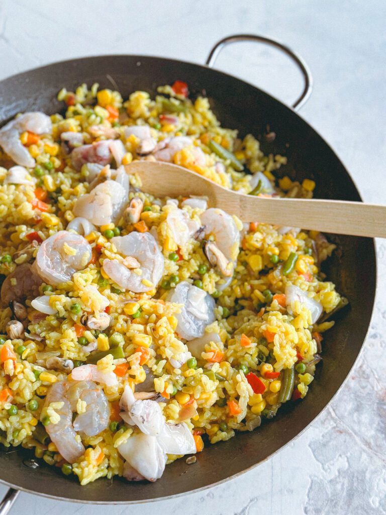 paella cu fructe de mare